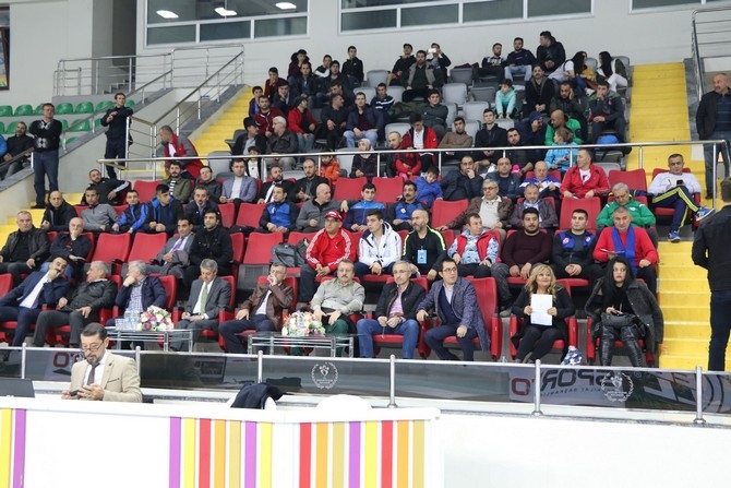 Türkiye Büyük Erkekler Boks Şampiyonası, Rize'de Başladı 2