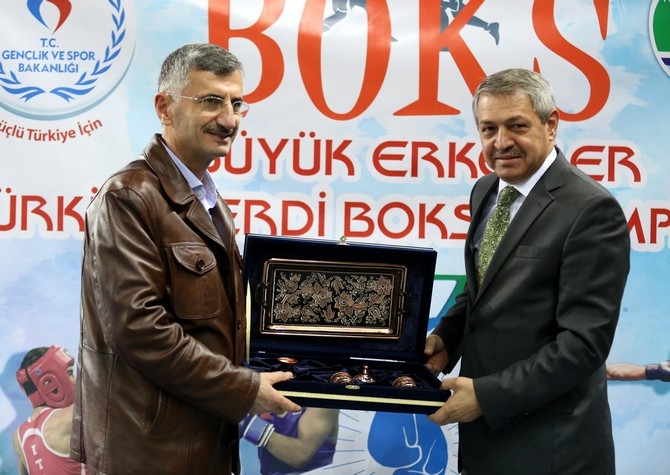 Türkiye Büyük Erkekler Boks Şampiyonası, Rize'de Başladı 8