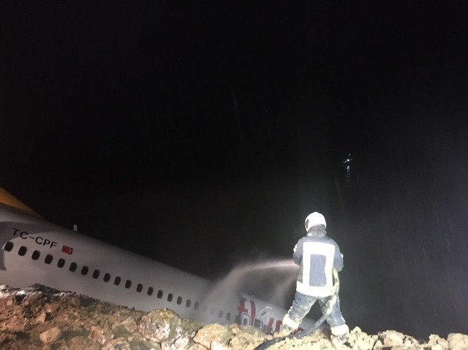 Trabzon’da Uçak Pistten Çıktı 10
