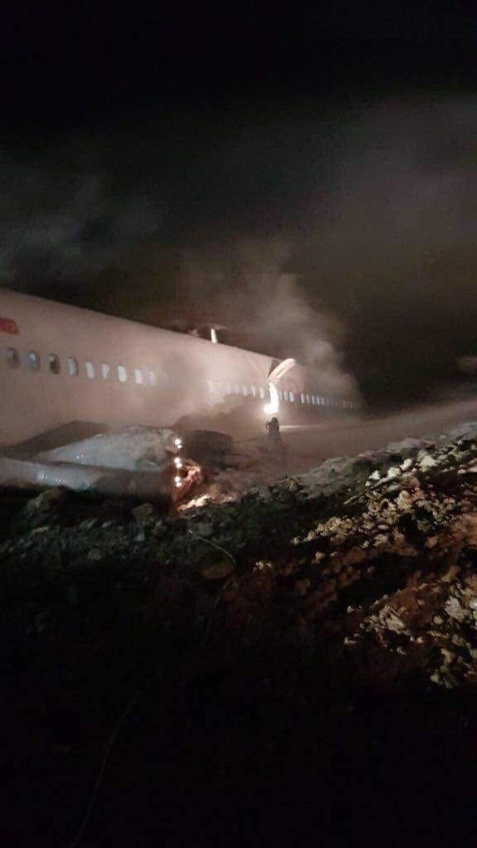 Trabzon’da Uçak Pistten Çıktı 4