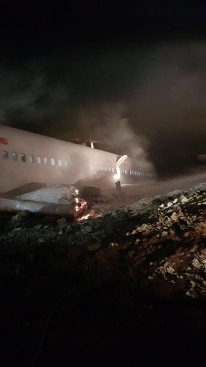 Trabzon’da Uçak Pistten Çıktı 9