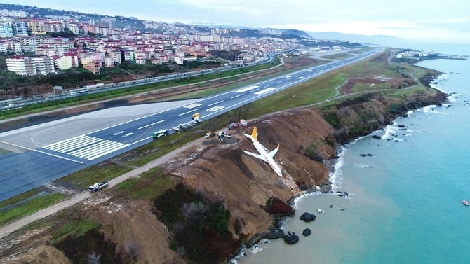 Trabzon'da pistten çıkan uçak havadan böyle görüntülendi 2
