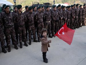 Rize'den Özel Harekat Polisleri Dualarla Afrin'e Uğurlandı