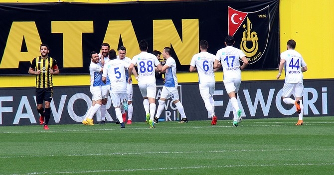 İstanbulspor-Çaykur Rizespor Maçı Fotoğrafları 24