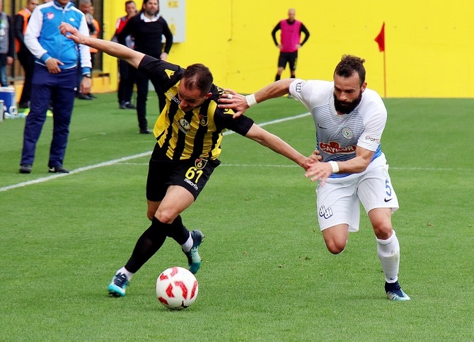İstanbulspor-Çaykur Rizespor Maçı Fotoğrafları 36