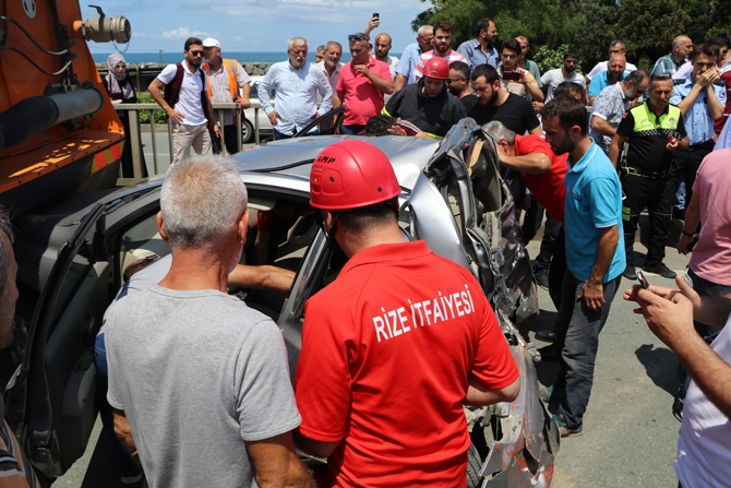 Rize’de Trafik Kazası: 1 Ölü, 1 Yaralı 7