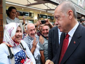 Erdoğan, Rize'de esnaf ziyaretlerinde