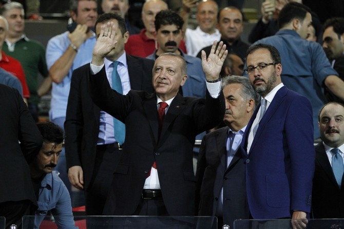 Erdoğan, Çaykur Rizespor - Kasımpaşa Maçını İzledi 4