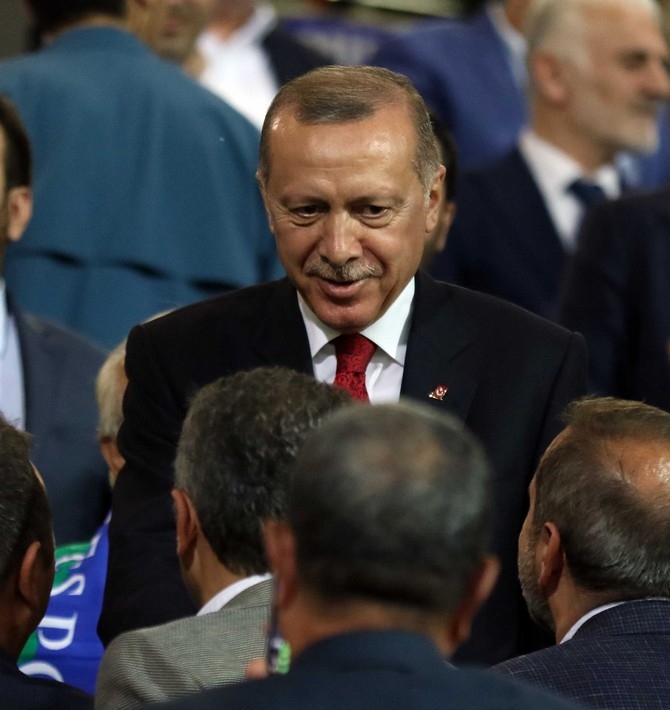 Erdoğan, Çaykur Rizespor - Kasımpaşa Maçını İzledi 6