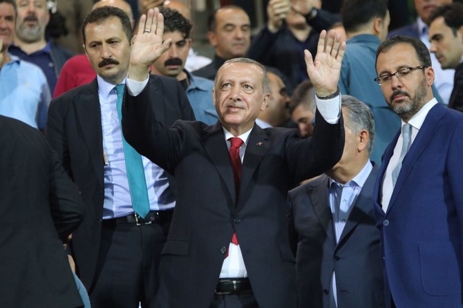 Erdoğan, Çaykur Rizespor - Kasımpaşa Maçını İzledi 7