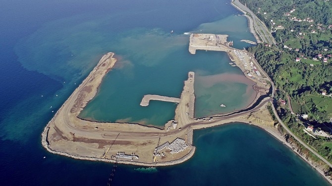 Rize-Artvin Havalimanı İnşaatında 30 Milyon Tonluk Deniz Dolgusu Yapıldı 12