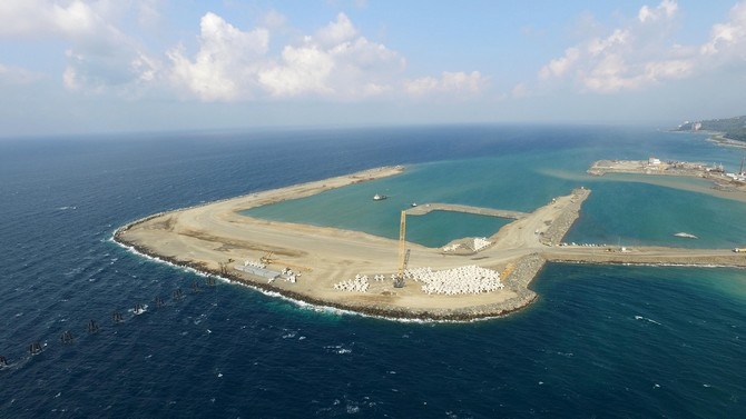 Rize-Artvin Havalimanı İnşaatında 30 Milyon Tonluk Deniz Dolgusu Yapıldı 16