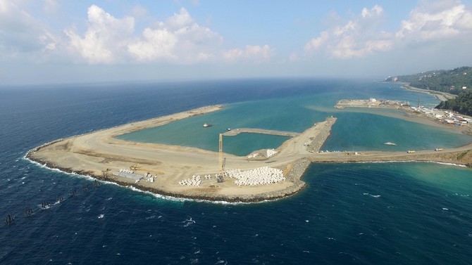 Rize-Artvin Havalimanı İnşaatında 30 Milyon Tonluk Deniz Dolgusu Yapıldı 17