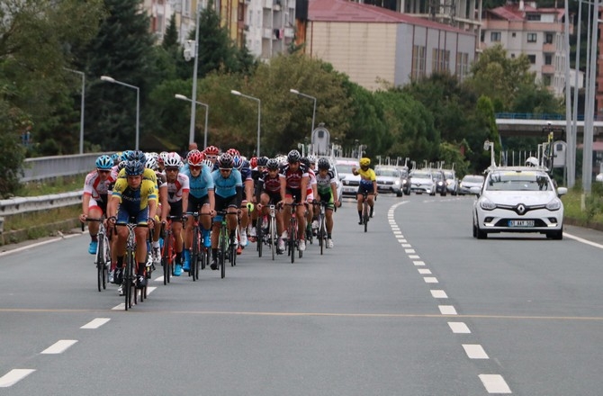 Uluslararası Karadeniz Bisiklet Turu Rize'de başladı 16