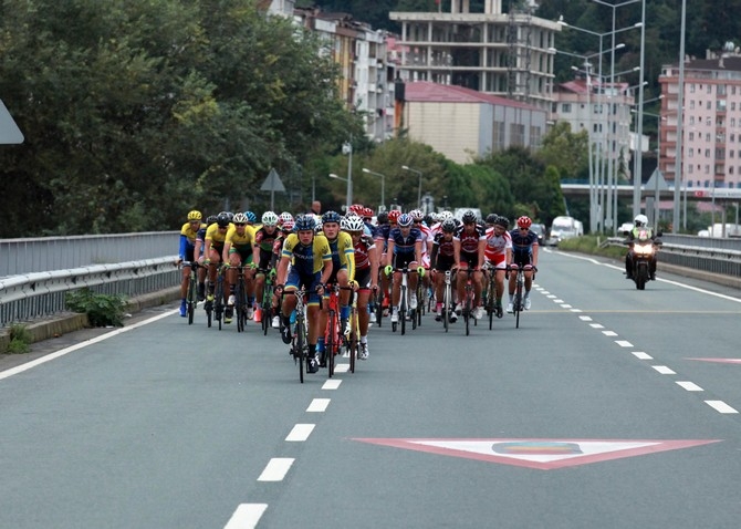 Uluslararası Karadeniz Bisiklet Turu Rize'de başladı 5