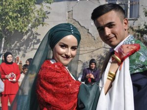 Dedesinin Vasiyetini Yerine Getiren Damat 5 Gün Düğün Yaptı