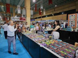 Denizli, Kitap Fuarına Akın Ediyor