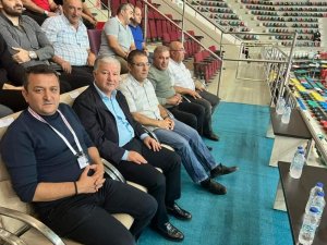 Eski Develi Kaymakamı Duru, Develi Belediye Voleybol Takımını Yalnız Bırakmadı