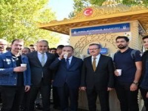 Bakan Bozdağ, Mezun Olduğu Üniversitede Çorbayı Çeşmeden İçti