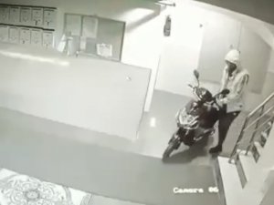 Elektrikli Bisikletin Çalınma Anı Kameralara Yansıdı