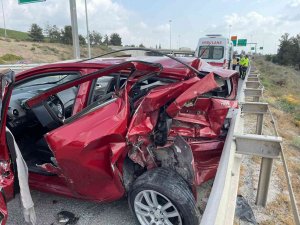 Tarsus’ta İki Otomobil Çarpıştı: 1 Yaralı