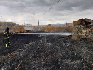 Ardahan’da Arazide Çıkan Anız Yangını Korkuttu