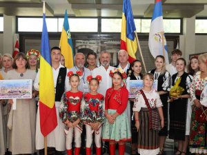 9 Ülke Dansçıları Side’ye Renk Kattı