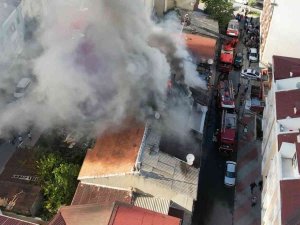 Arnavutköy’de 3 Katlı Binada Yangın Çıktı