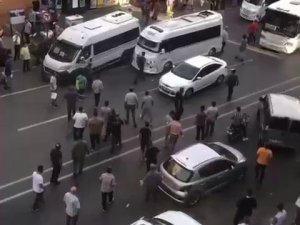 Sokak Ortasında Bıçaklı Kavga Kamerada