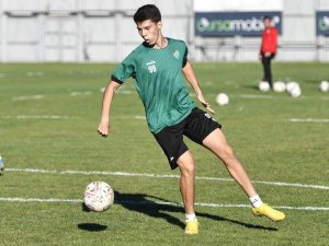 Bursasporlu Futbolcular Çift Kale Maç Yaptı