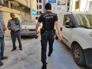 Kuşadası’nda Satırlı Bıçaklı Kavga: 2 Yaralı