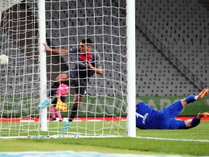 Spor Toto Süper Lig: Fatih Karagümrük: 1 - İ̇stanbulspor: 0 (İ̇lk Yarı)