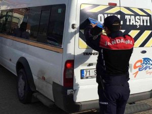Jandarma Okul Servis Araçlarını Denetledi