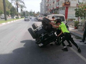 Otomobilin Çarptığı Atv, Park Halindeki Araca Çarpıp Takla Attı: 2 Turist Yaralı