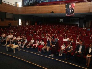 “Keloğlan Ve Becerikli Eşeği” Tiyatro Oyunu Mehmet Akif Ersoy Kültür Merkezi’nde Sahnelendi