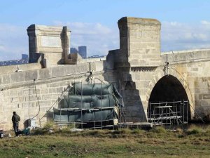 Çökme Riski Taşıyan Tarihi Köprüde Restorasyon Çalışması Başlatıldı