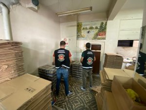 İ̇zmir’de Binlerce Şişe Sahte Alkol Ele Geçirildi