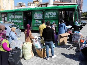 Atığını Getiren Harçlığını Alıp Gidiyor