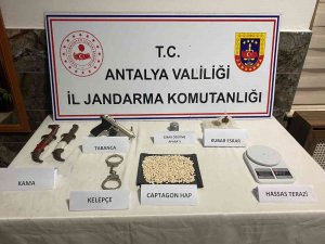 Uyuşturucu Madde Satan Yabancı Uyruklu Şüpheliden Bin 225 Adet Uyuşturucu Hap Ele Geçirildi