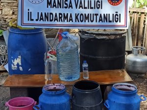 Jandarmadan Salihli’de Kaçak Rakı Ve Şarap Operasyonu