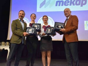 İ̇mperial Hastanesi Yöneticilerine “Yılın Girişimci İşadamları” Ödülleri Verildi