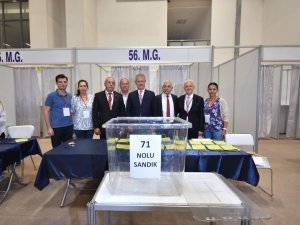 İ̇zto’da 10 Bin 978 Üye Sandık Başına Gitti