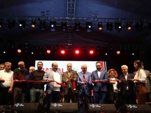 Onur Akın Ve Aydilge Ataşehir’de Konser Verdi