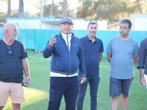 Bodrumspor Onursal Başkanı Fikret Öztürk: “Takımdan Son Derece Memnunuz”