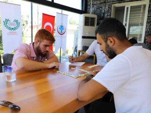 Görme Engelliler Geleneksel Domino Turnuvasında Bir Araya Geldi