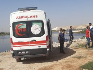 Fırat Nehri Kenarında Bıçaklanmış Bir Kadın Bulundu