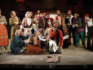 Erzurum Devlet Tiyatrosu Yeni Sezona "Aşkımız Aksaray’ın En Büyük Yangını" Ve "Canlanan Masallar" Tiyatro Oyunlarıyla Merhaba Diyecek