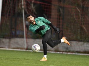 Bursaspor Son Antrenmanını Gençlerbirliği İ̇lhan Cavcav Tesisleri’nde Yaptı