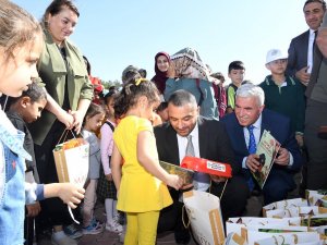 Hayvan Barınağı Misafirlerini Ağırladı