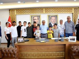 Başkan Kaplan Başarılı Sporcuları Ağırladı
